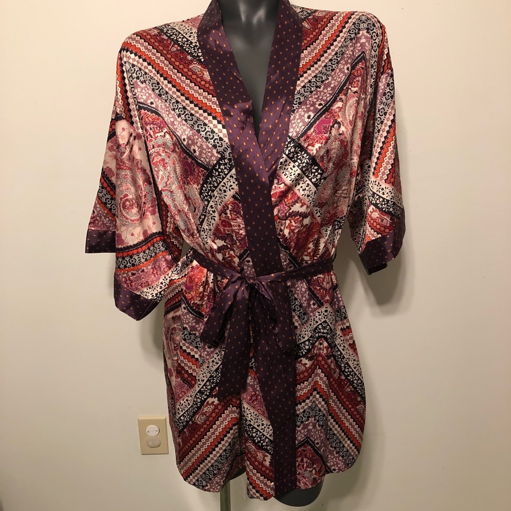 Victoria’s Secret Silk Robe w/matching panties